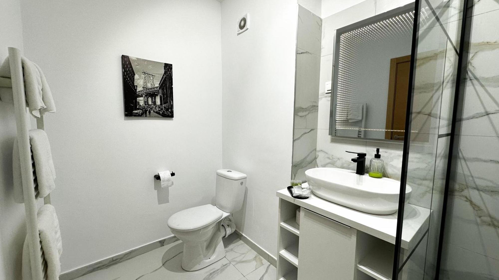 Apartment Ad *